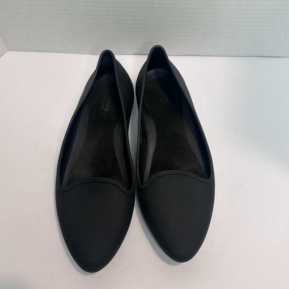 Crocs Black Women's pointed toe ballet flats